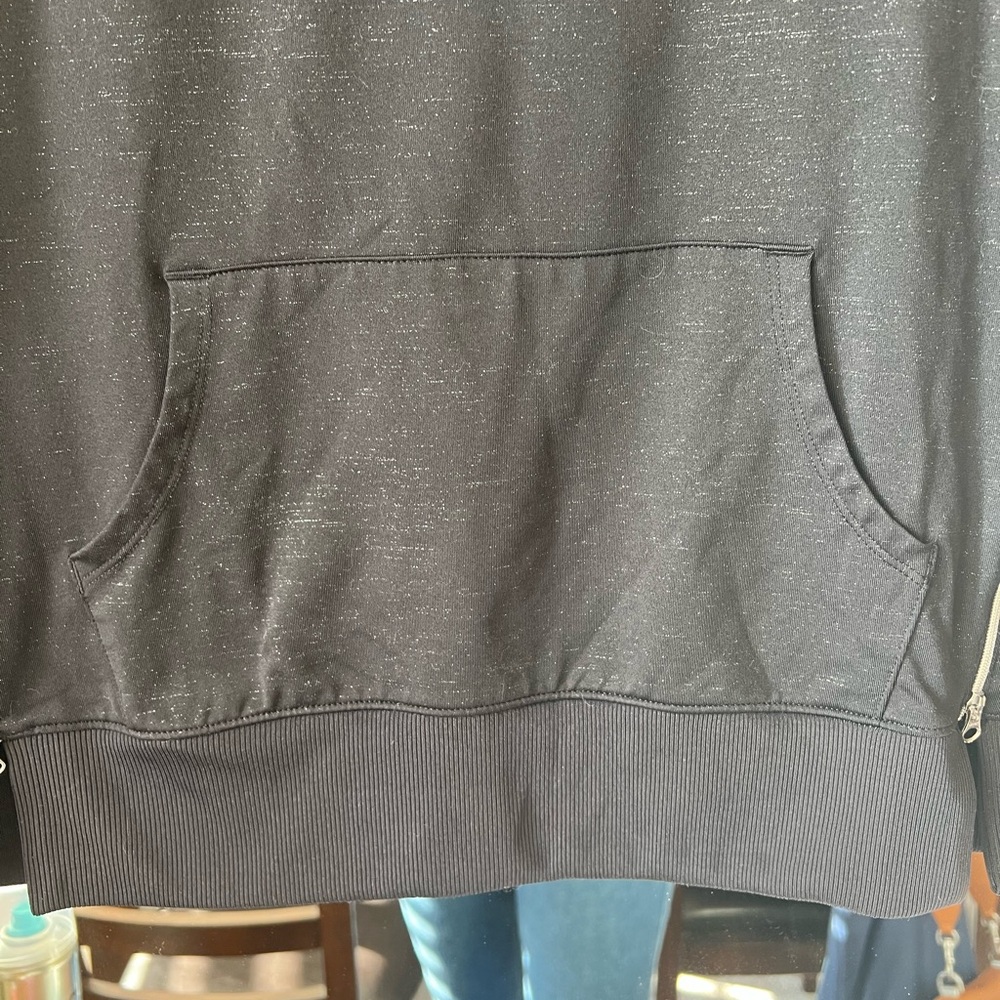 Aspire black and silver crewneck - Picture 4 of 7